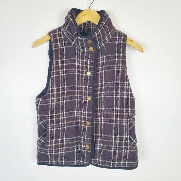 Wet Seal sleeveless vest with detachable fur hood - Picture 3 of 7